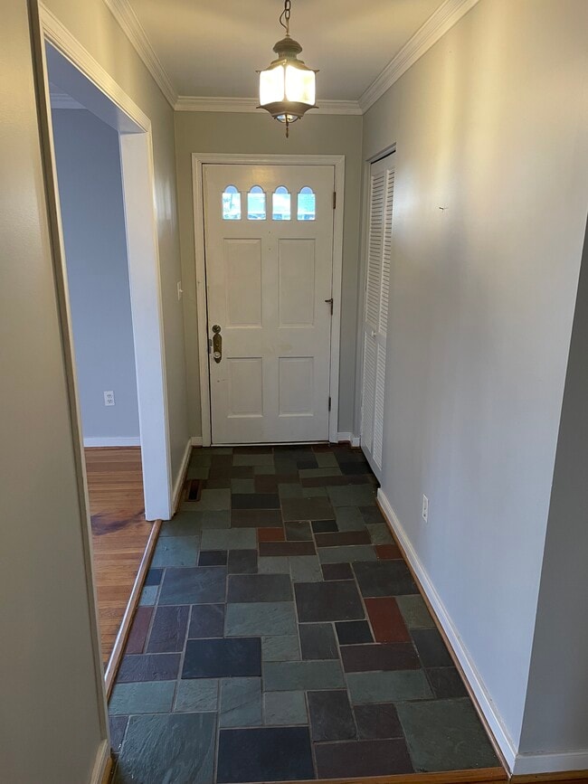 Entryway - 202 Norwood Dr