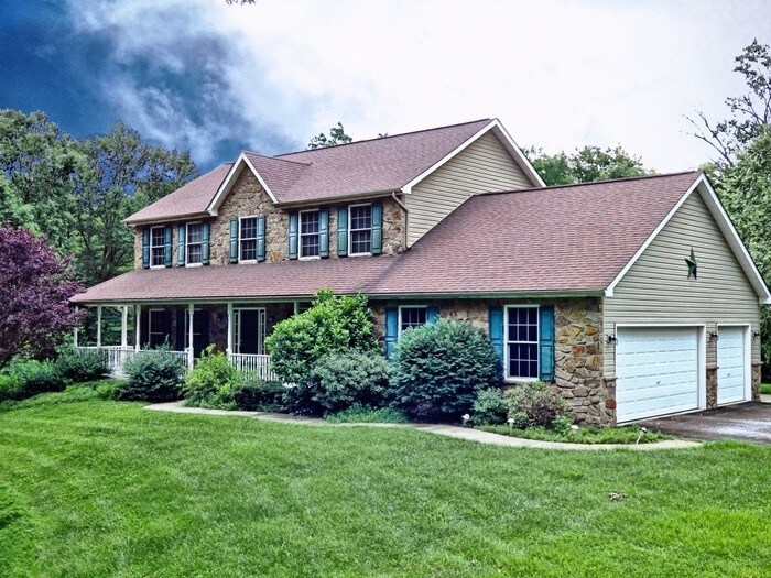 Primary Photo - Newly Renovated Chesapeake Club Home