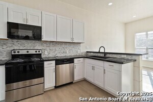 Foto del edificio - 324 Ridgerock Dr