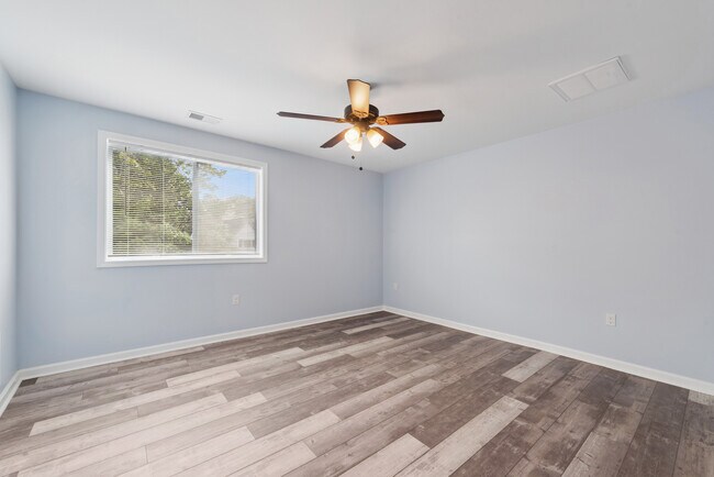 Building Photo - 305 N Graham**