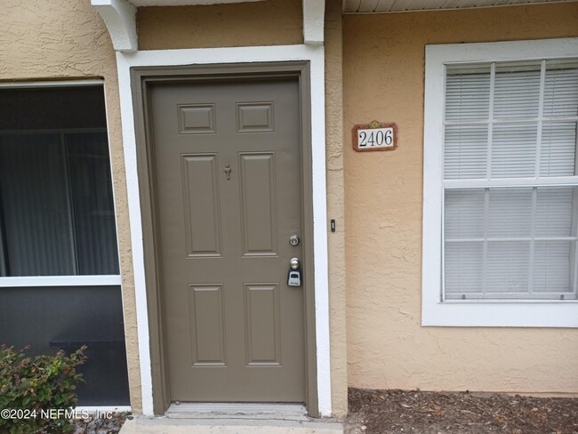 Building Photo - 10075 GATE N Pky
