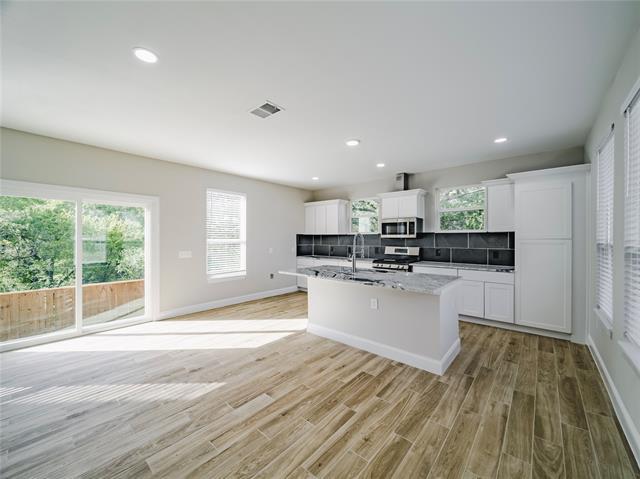 Building Photo - 2402 Hunter Hill Dr