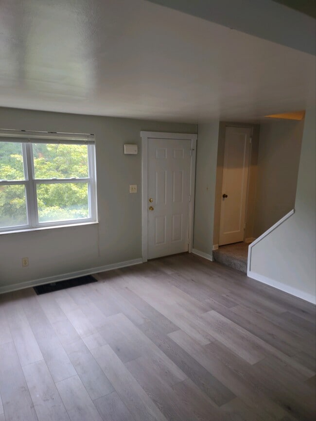 Jameson Townhomes Apartments in Brentwood, PA