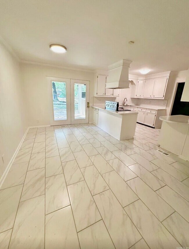 Building Photo - 7714 Briarwood Cir