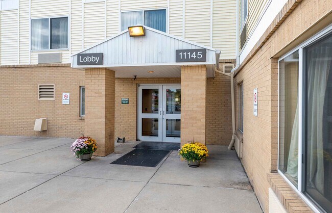 Foto del edificio - Furnished Studio-Cincinnati - Blue Ash - Kenwood Road