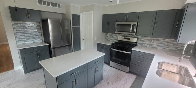 Building Photo - 1615 Washington Ave