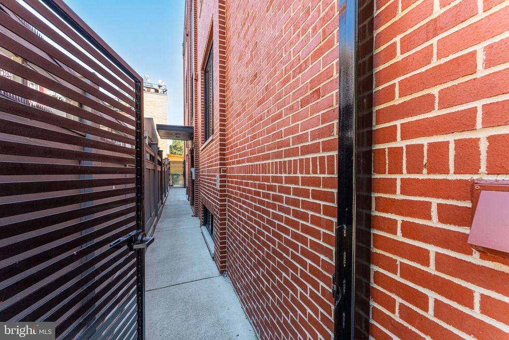 Foto principal - 1775 Swann St NW