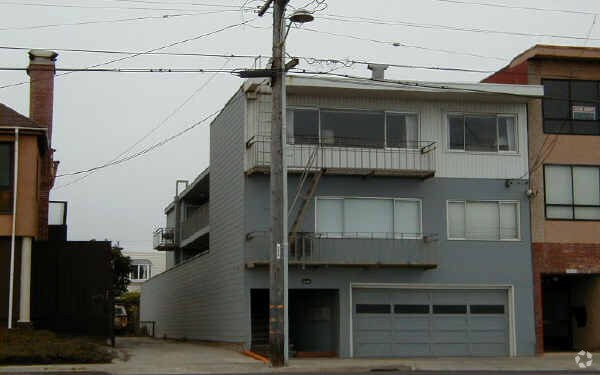 Building Photo - 2440 Great Hwy