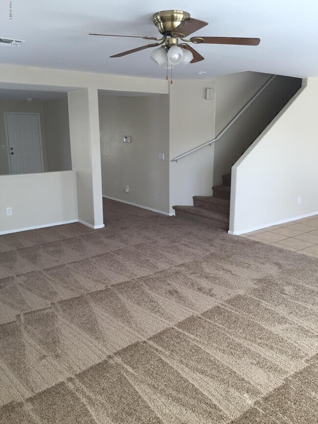 Foto del edificio - 17041 W Marshall Ln