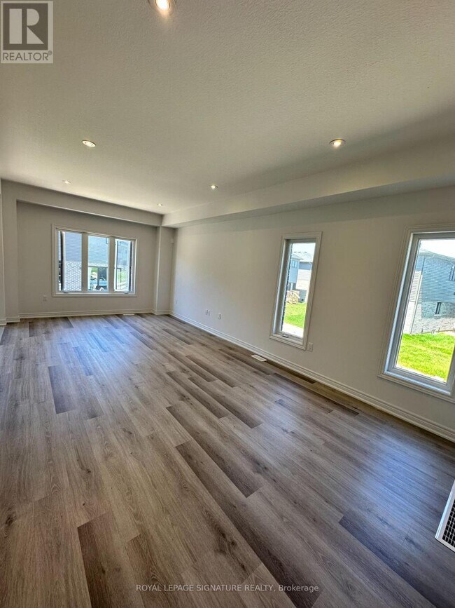 Building Photo - 448 Blackburn Dr