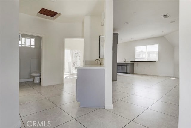 Foto del edificio - 14328 Gilmore St