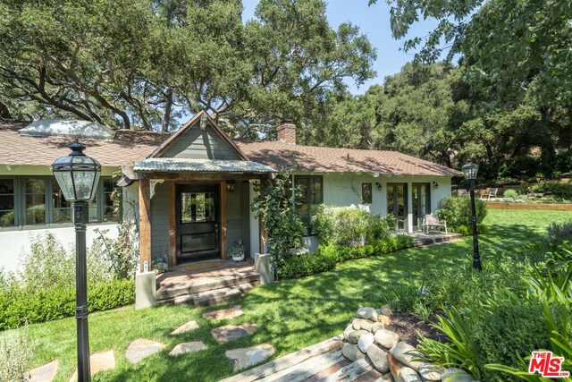 Primary Photo - 539 Live Oak Cir Dr