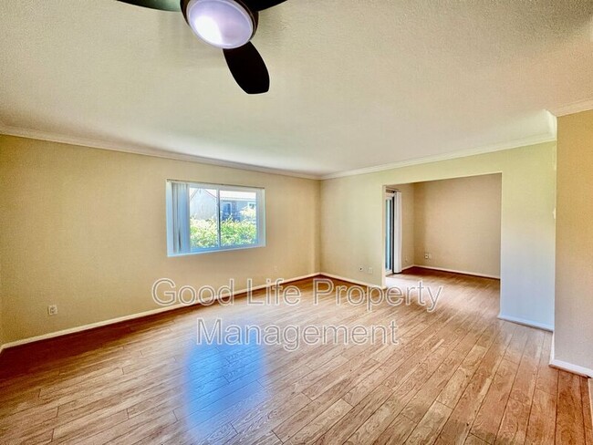 Building Photo - 7445 Charmant Dr