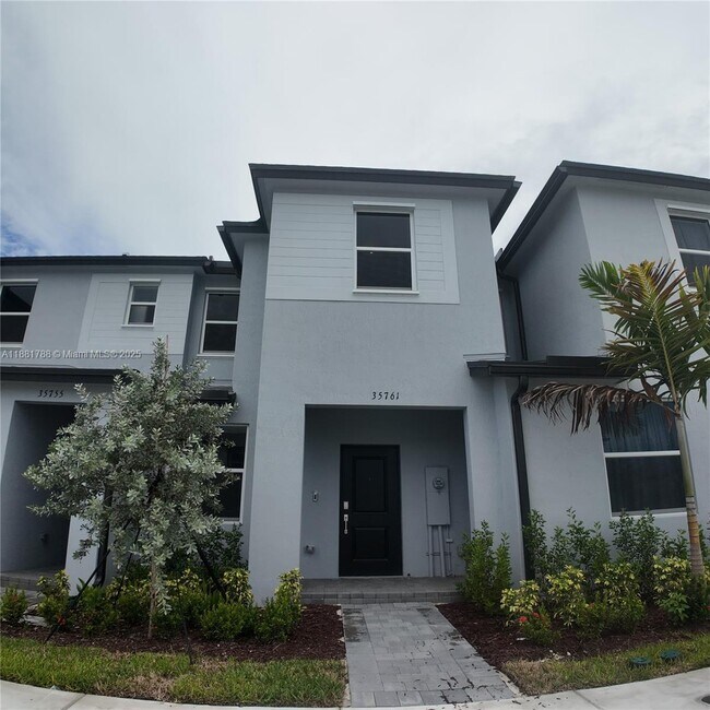 Foto del edificio - 35761 SW 178th Ct