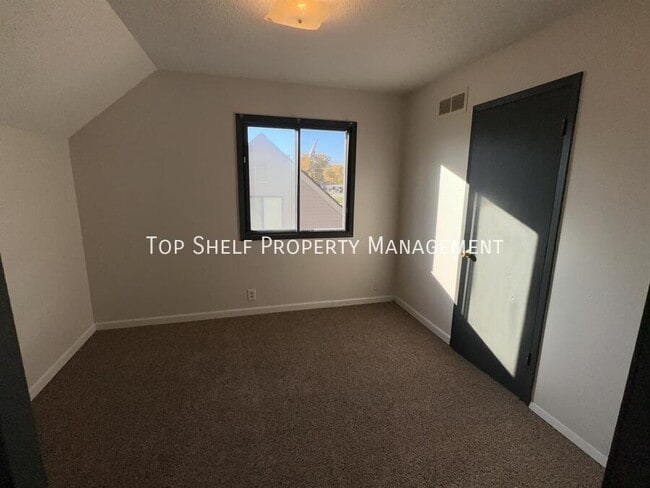 Foto del edificio - 108 McKinley Ave