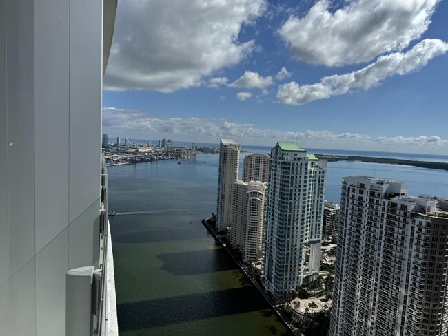 Foto del edificio - 300 Biscayne Blvd Way