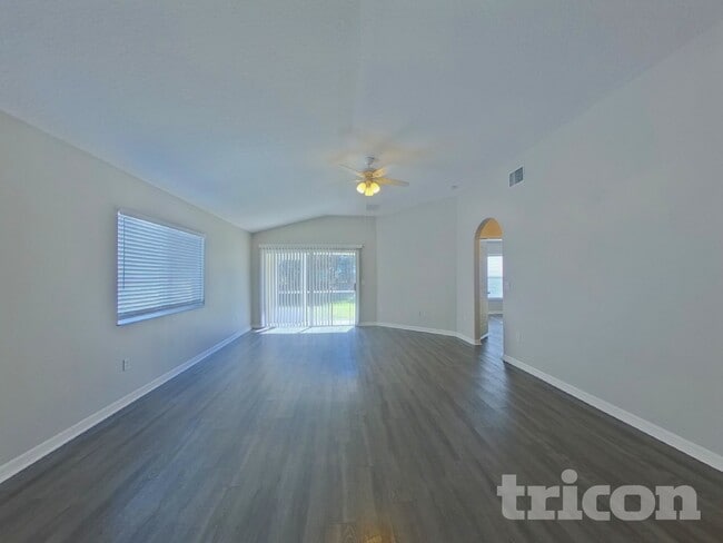 Building Photo - 31420 Triborough Dr