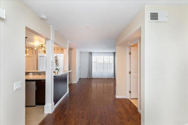 Foto del edificio - 1640 Maple Dr