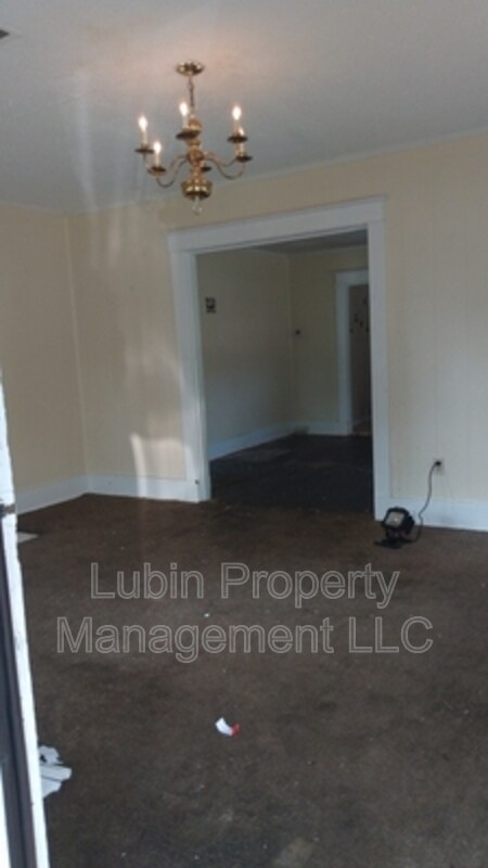 Building Photo - 909 Biggs St