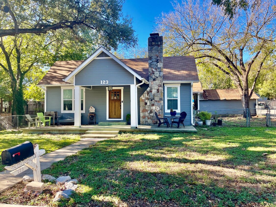 Primary Photo - Historic Landmark Meets Modern Farmhouse C...