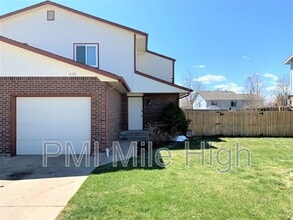 Building Photo - 470 Lone Pine St