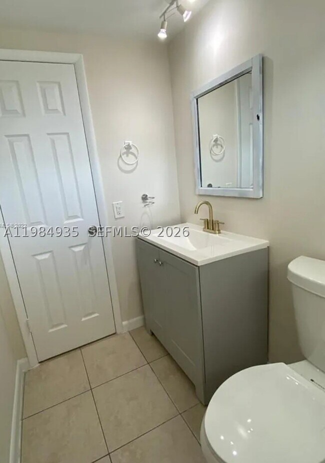 Foto del edificio - 1600 NE 114th St