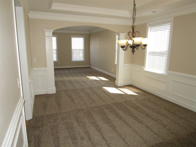 Building Photo - 111 Woodview Court