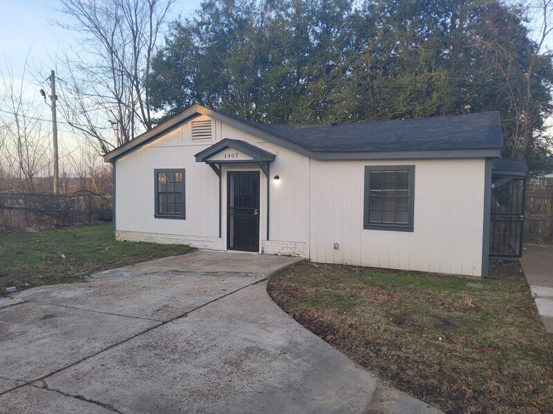 Primary Photo - 1407 Ferguson Rd