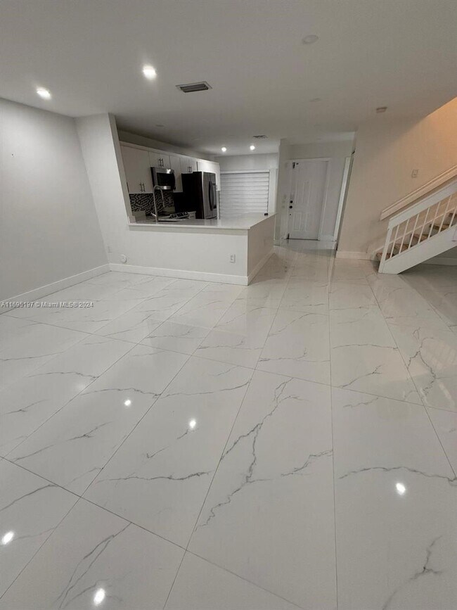 Foto del edificio - 4439 NW 98th Ave