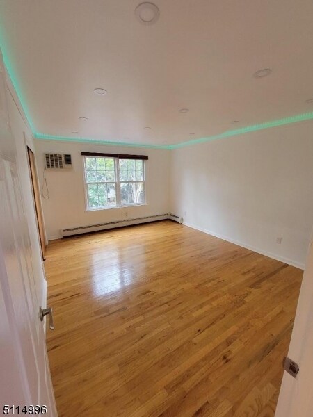 Building Photo - 158 Piaget Ave