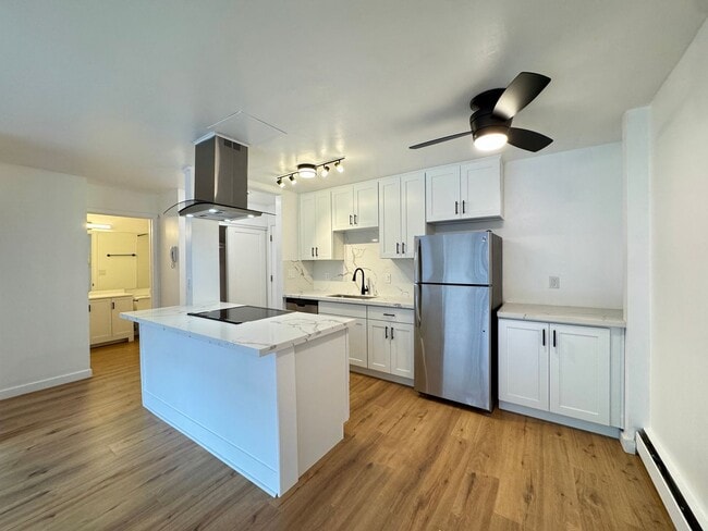Interior Photo - Lorelei Apartments