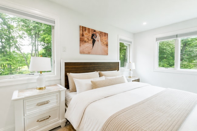 Building Photo - Luxury Furnished Primary Suite with Private Ensuite | Saco, Maine | ALL Utilities Included.