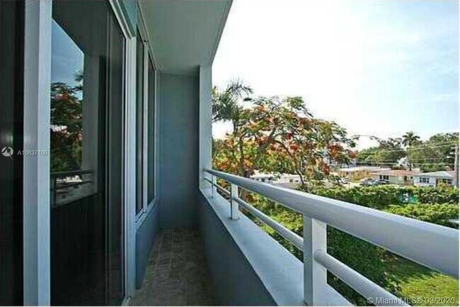 Foto del edificio - 3250 Grand Ave