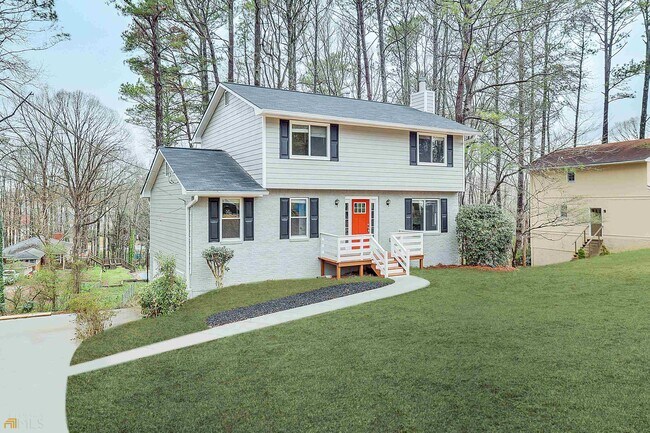 Building Photo - 1296 Larkview Dr SW