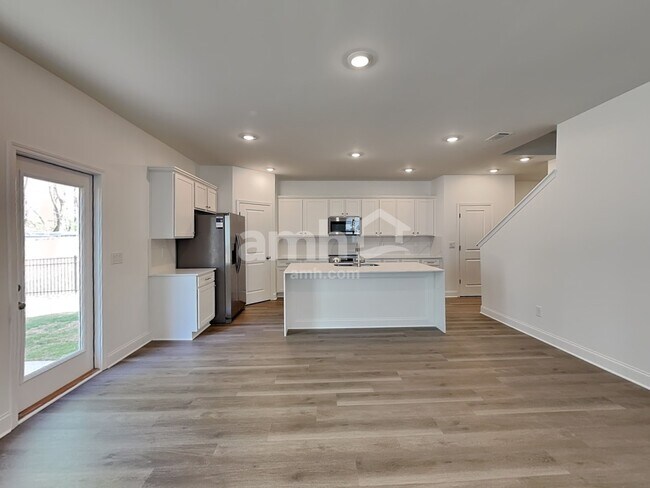 Foto del edificio - 169 Hickory Pointe Rd