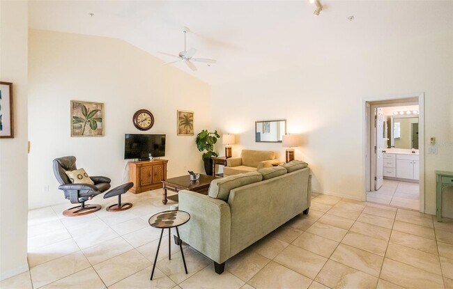 Building Photo - 815 Montrose Dr