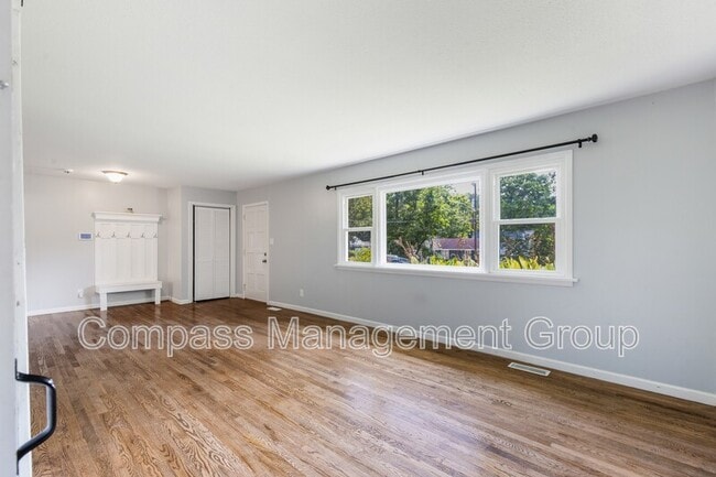 Building Photo - 321 Sarvis Dr