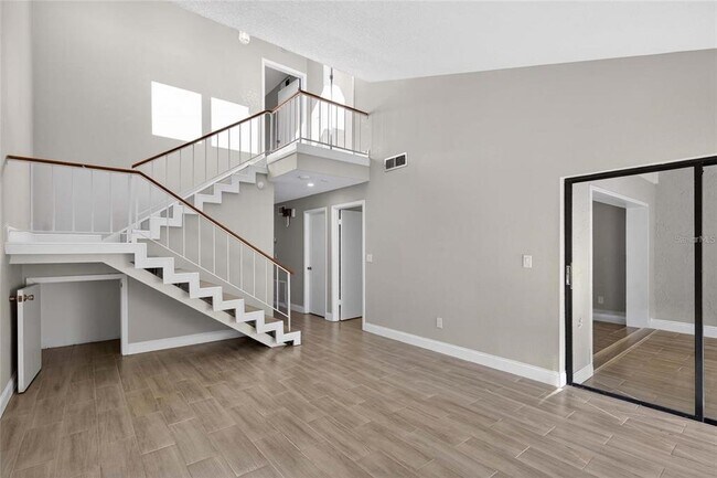 Building Photo - 605 Woodridge Dr