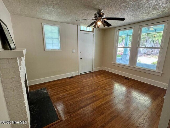 Foto del edificio - 500 Raleigh Rd Pkwy N