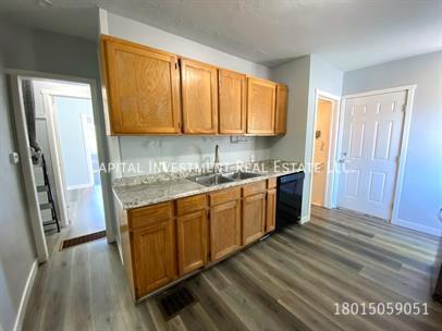 Foto del edificio - 7991 S Main St