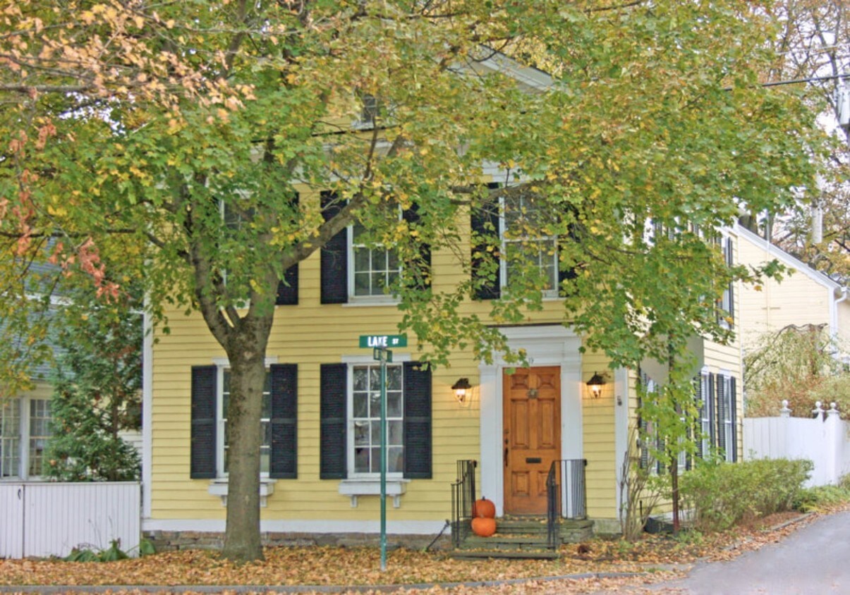 Foto principal - 19 Lake St
