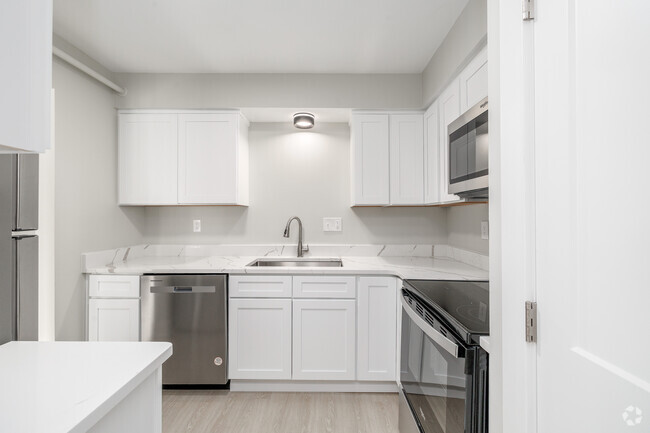 2BR, 1BA - 807SF - Kitchen - Residences at 1850