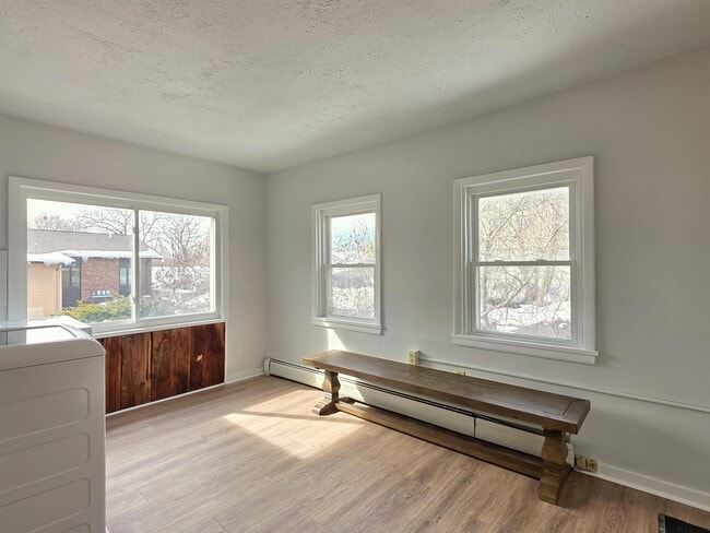 Building Photo - 486 Main St