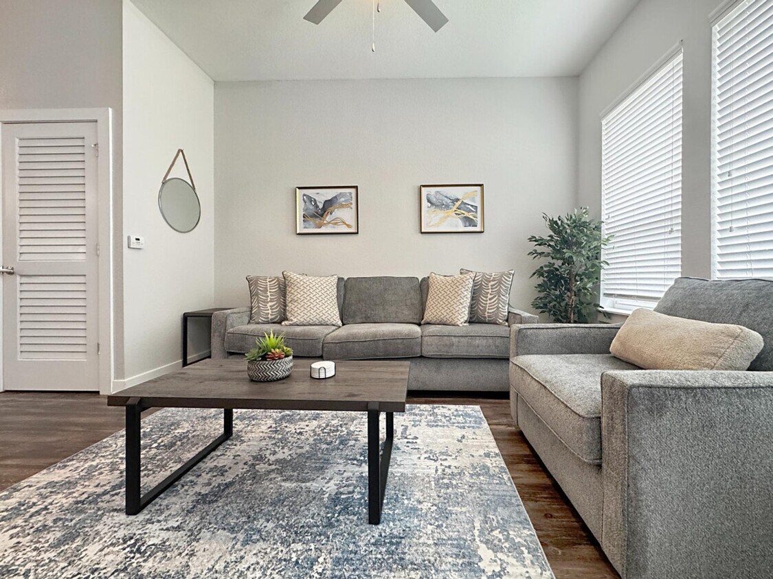 Foto principal - 124 S Morgan St