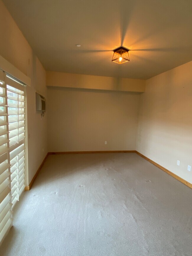 Foto del edificio - 4100 Mullan Rd