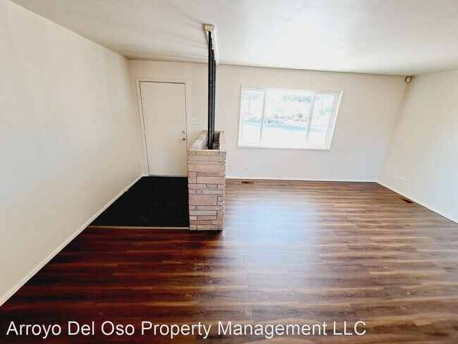 Foto del edificio - 3 br, 2 bath House - 1212 Glorieta ST NE