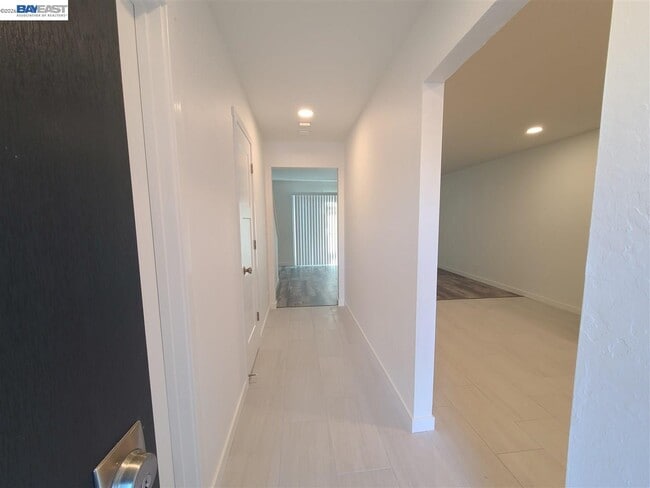 Foto del edificio - 749 Palomino Dr