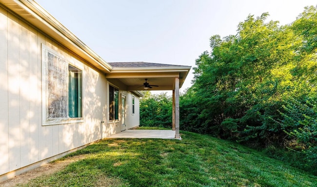 Building Photo - Don't miss out on this beautiful home!