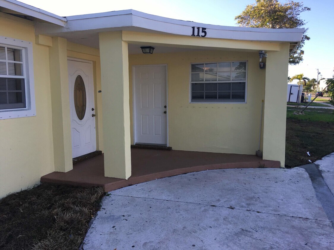 Foto principal - 115 N 12th St