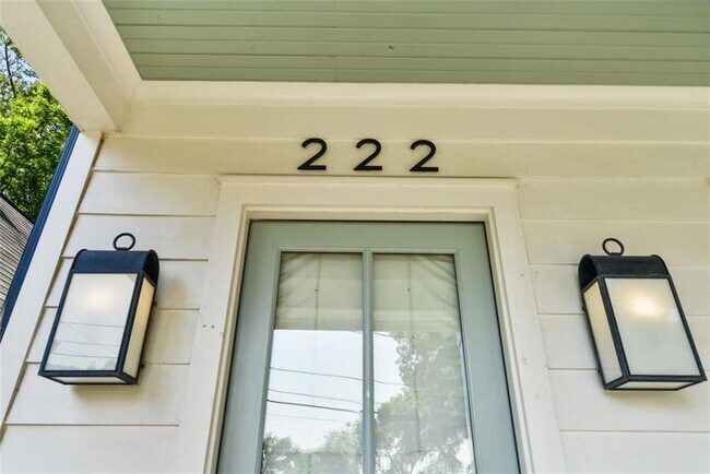 Foto del edificio - 222 Lampkin St NE